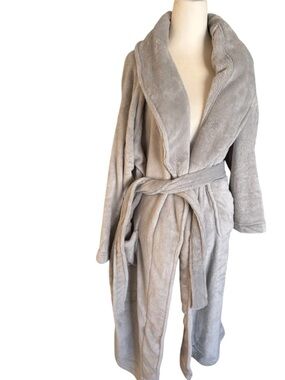 Pottery Barb cozy grey robe
